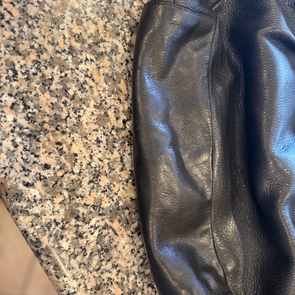 Authentic Prada Black leather bag with Silver hardware - Picture 10 of 16